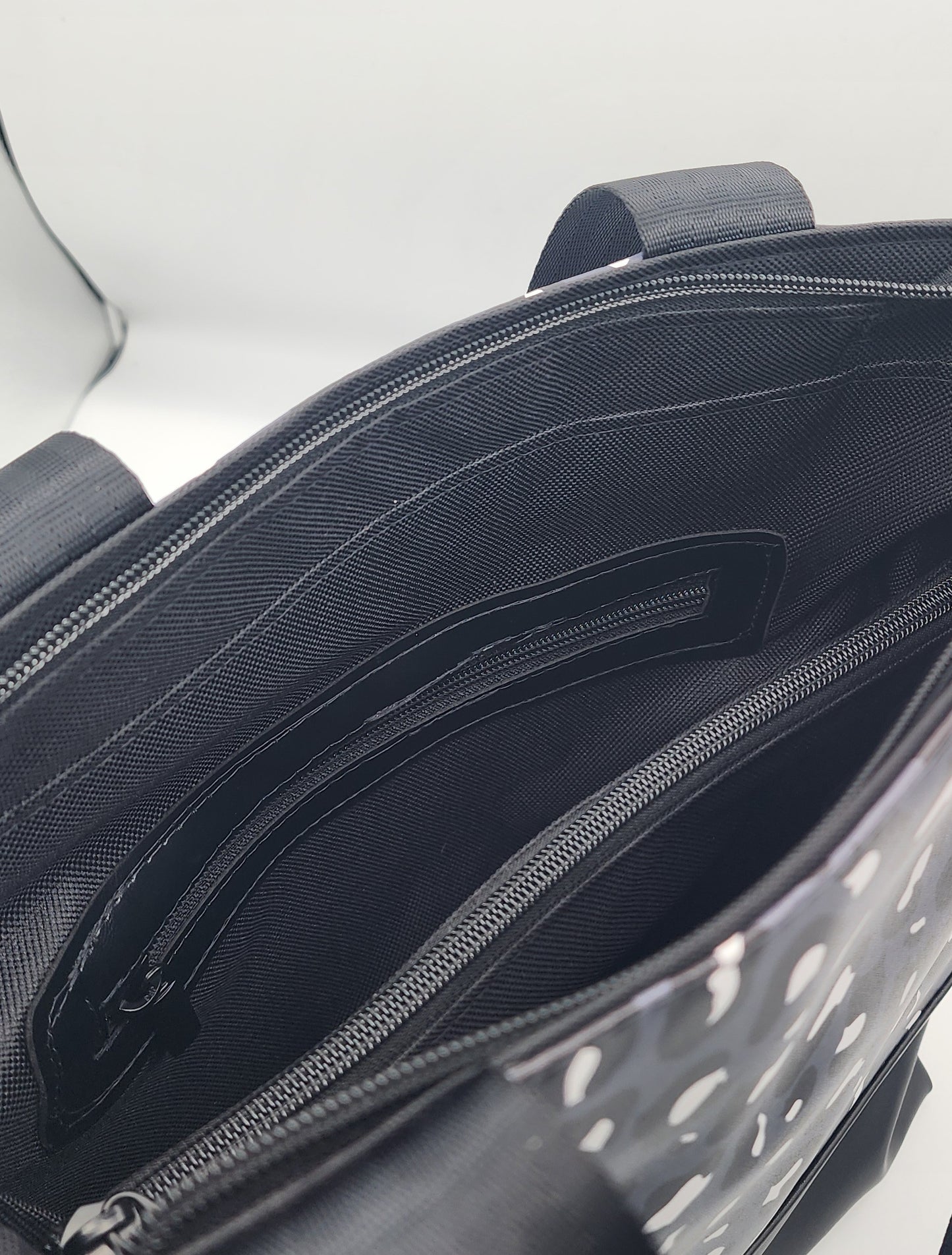 Tuesday Tote - Cat Leopard Dark Grey (Vinyl)