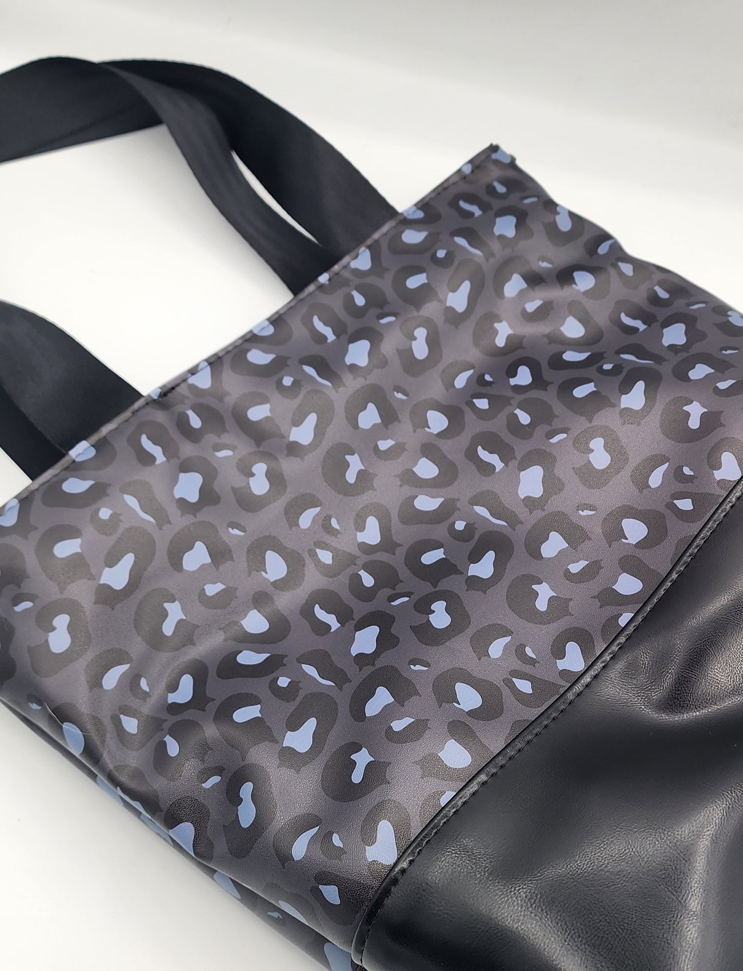Tuesday Tote - Cat Leopard Dark Grey (Vinyl)