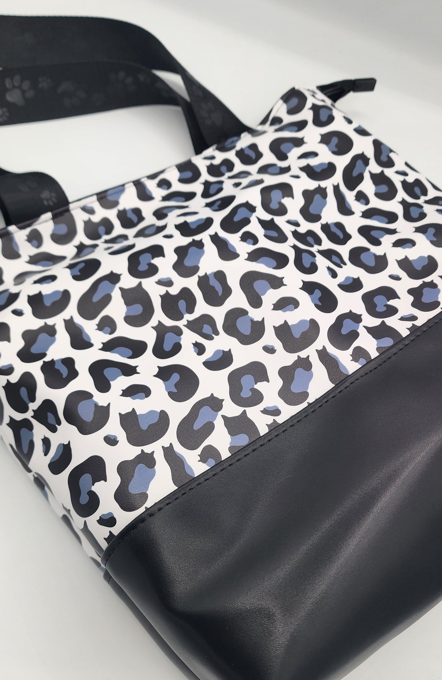 Tuesday Tote - Cat Leopard - Snow (Vinyl)