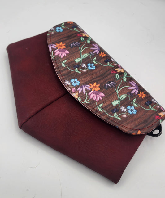 Skye Wristlet Small - Red with Floral