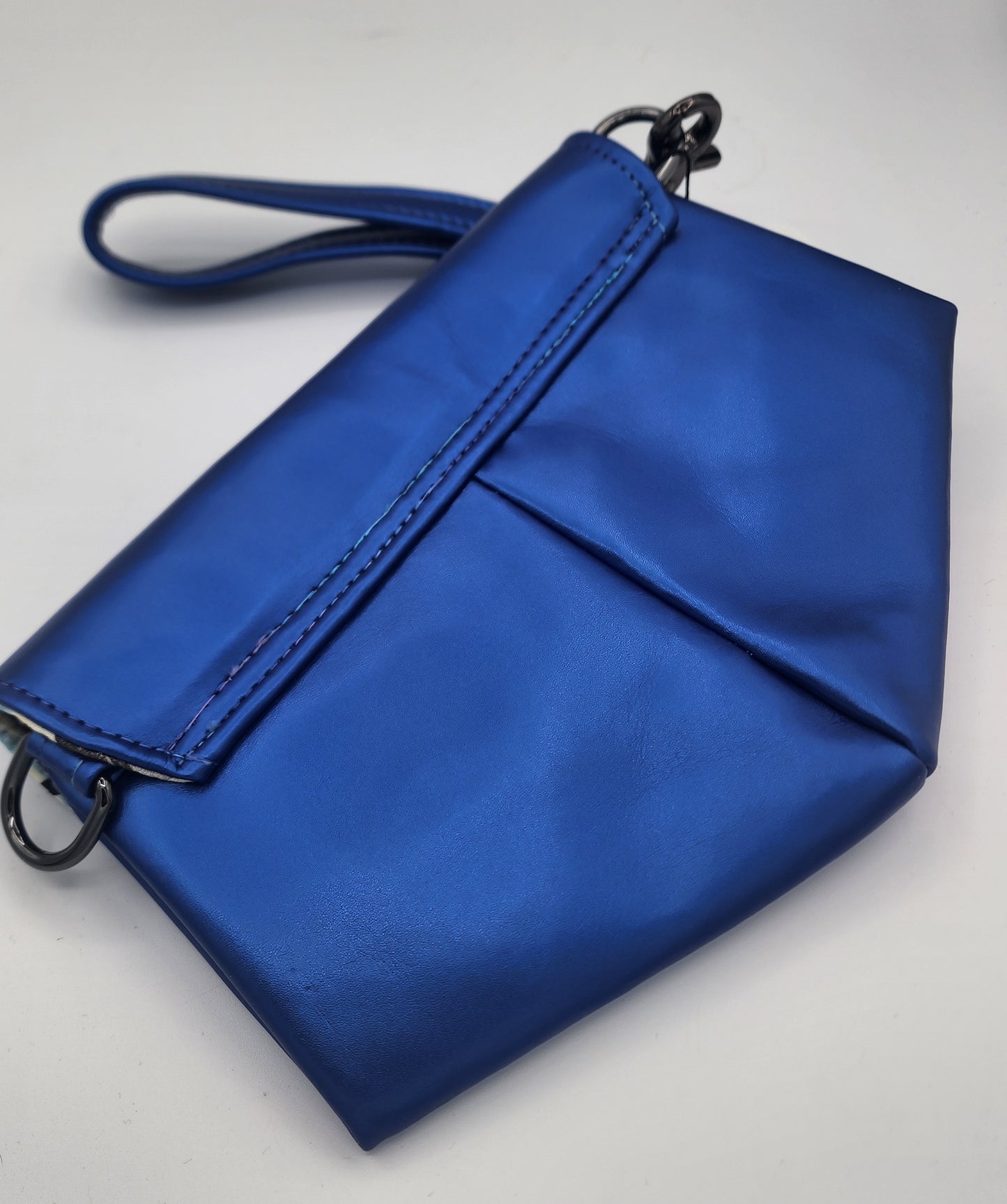 Skye Wristlet Large - Blue with Cat Interior
